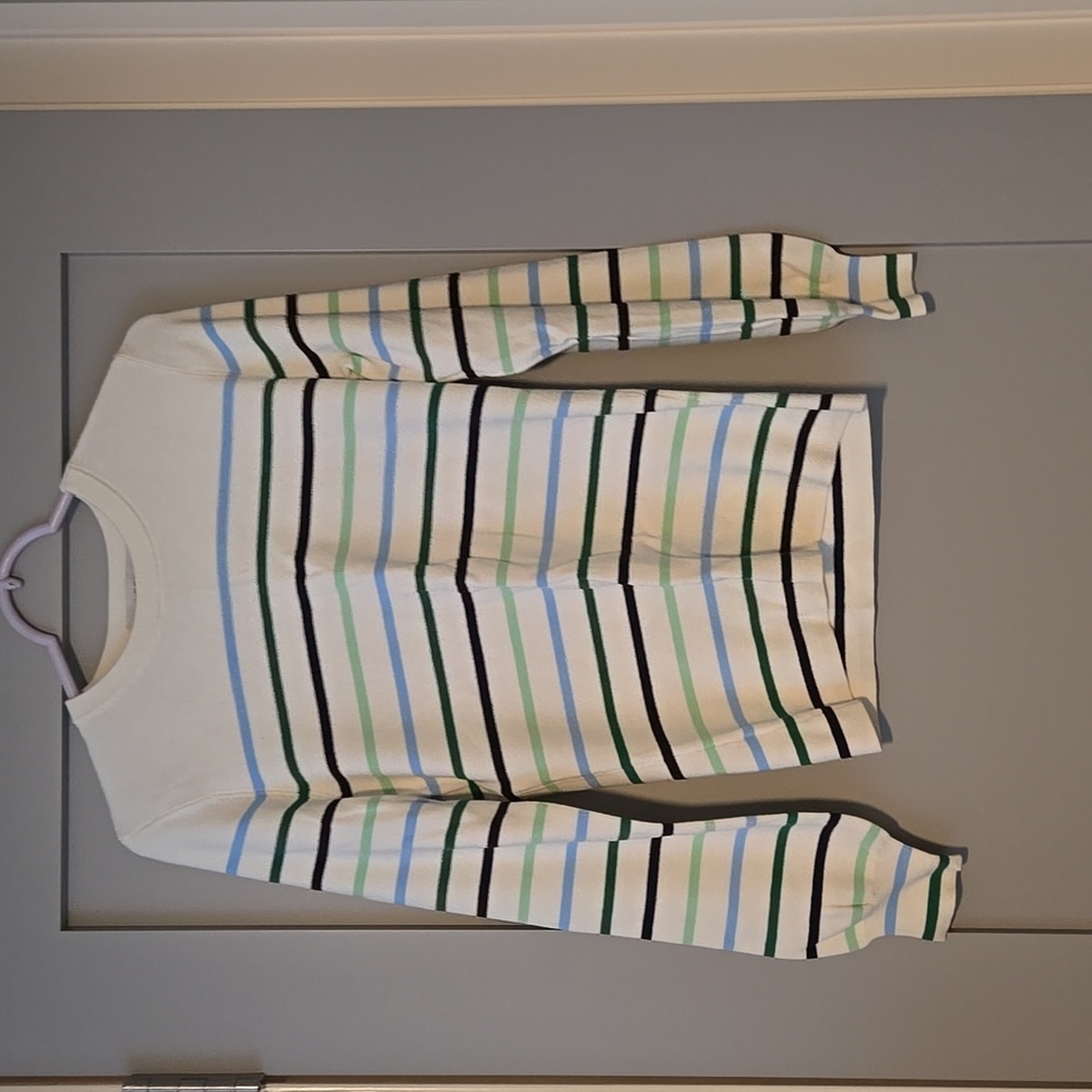 Women's sweater